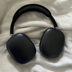Black AirPods Max
