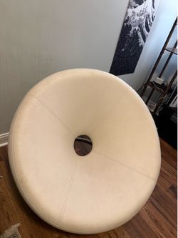 Modern Round Accent Chair / Lounge Chair – $30