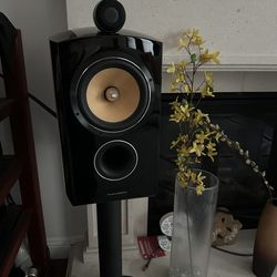 B&W 805 D2 speakers with oem stands