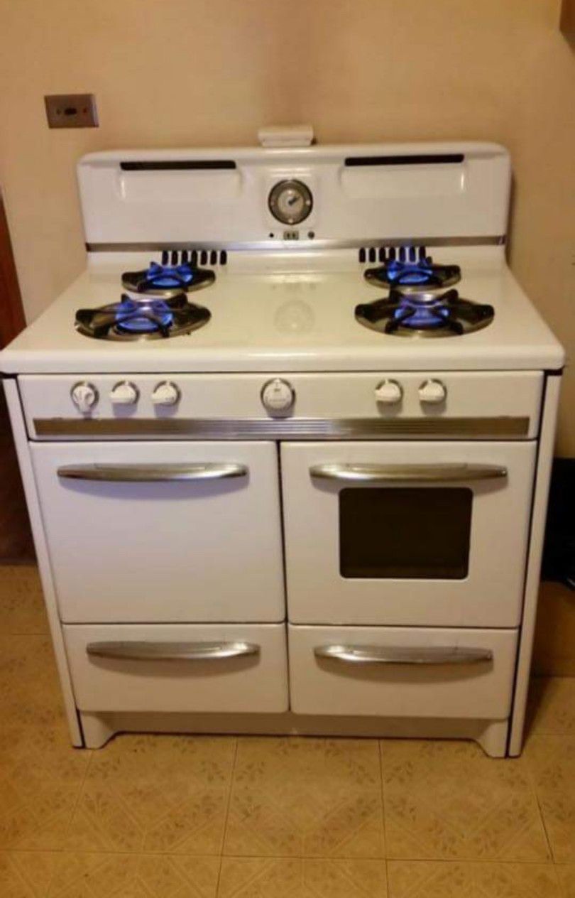 1950s retro / vintage gas stove
