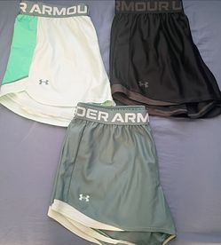 Nwo 3 under armour shorts size medium