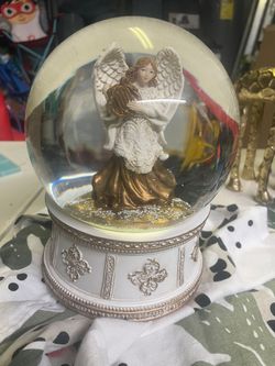 Angel Snow globe 