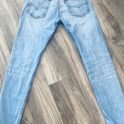 Levi 512 , W 31  And L32 .  Slim Fit , Excellent Condition .