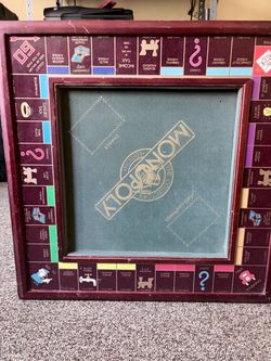 Collectible Monopoly board with pieces Collectible Monopoly board with pieces