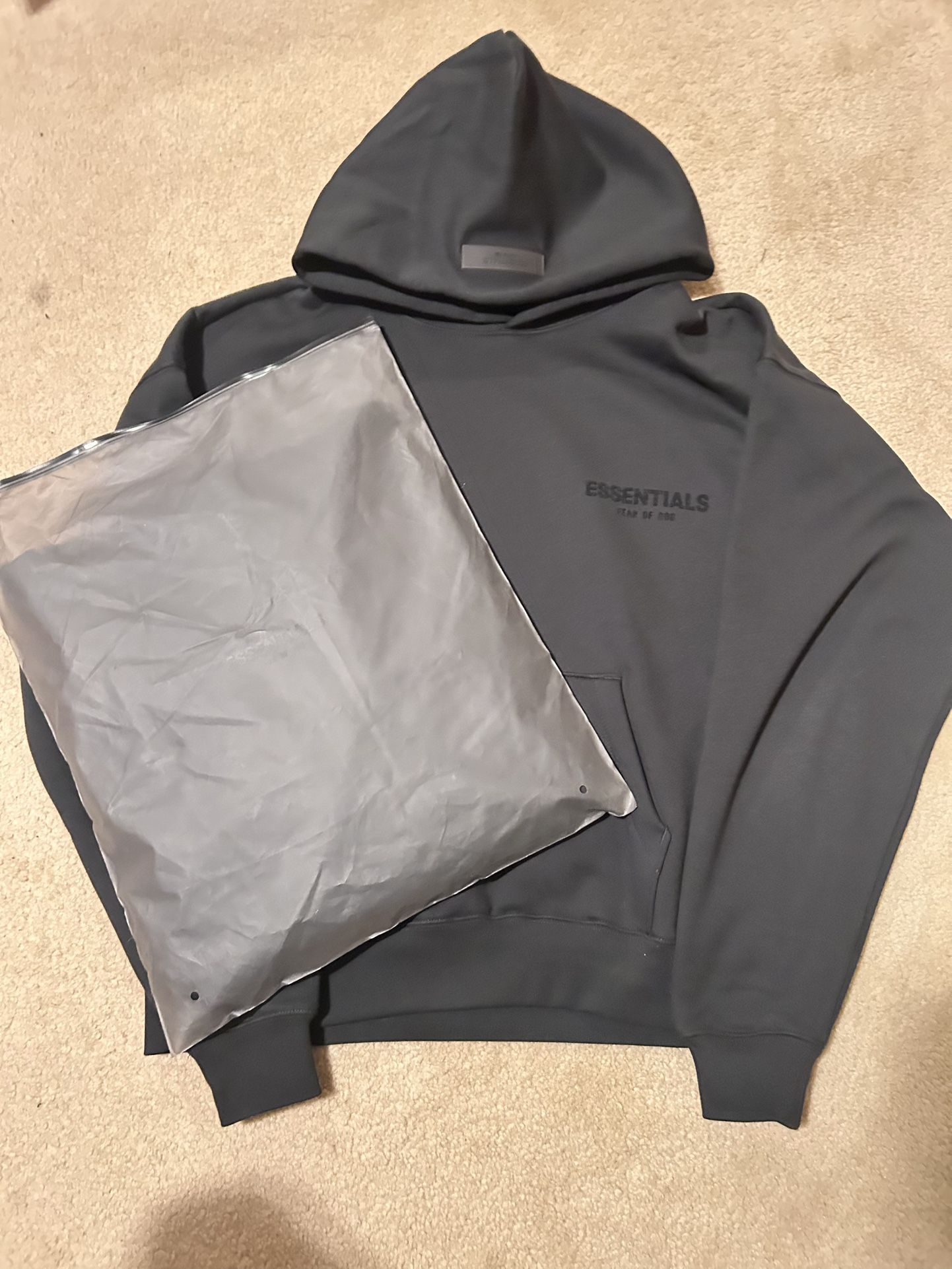 essential Hoodie Black