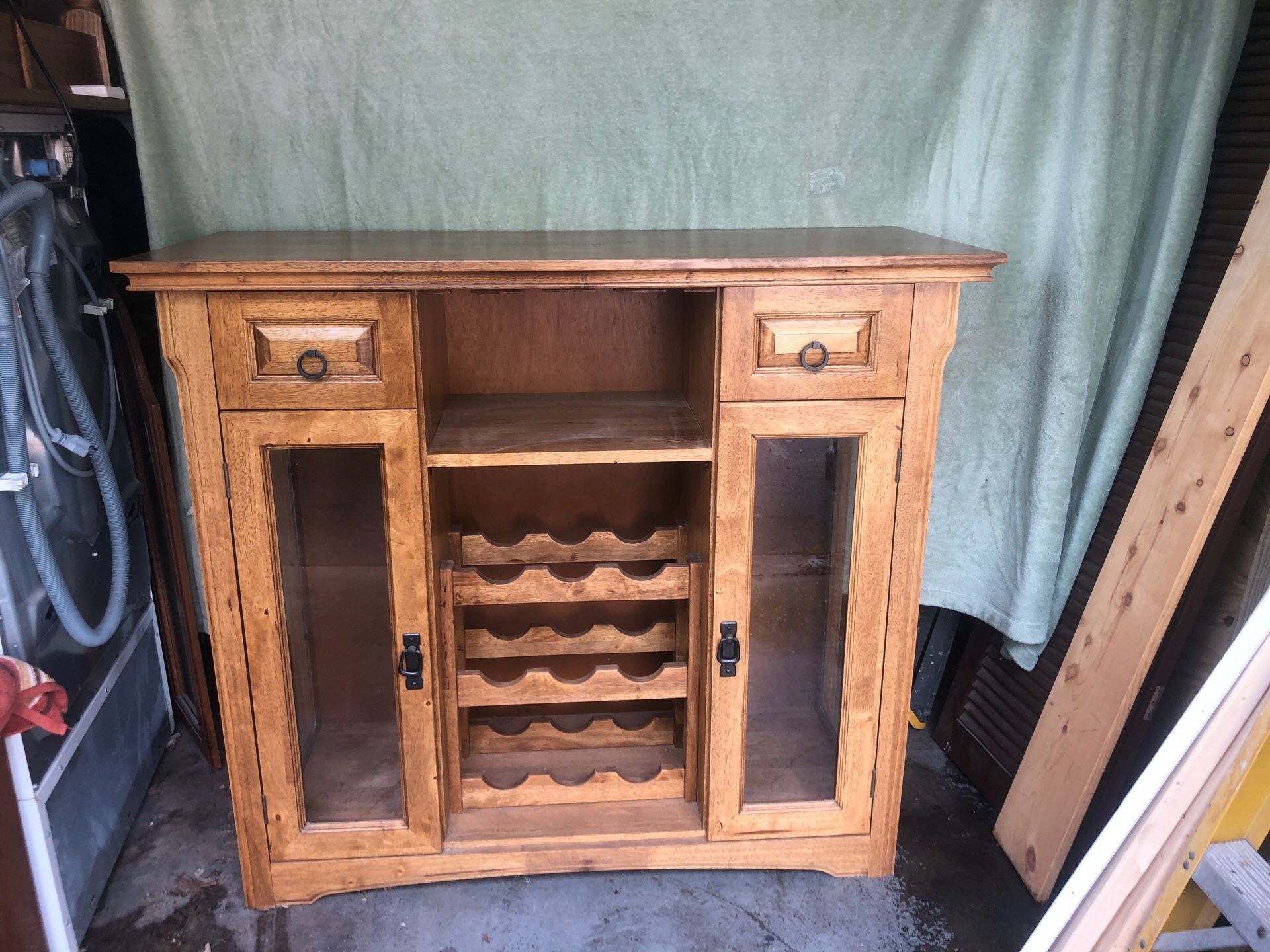 Wine cabinet