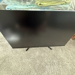 LG 32" QHD Monitor (75Hz) - Great Condition / Minor Cosmetic Scratch