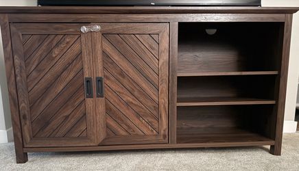 TV Console/ Entertainment Center