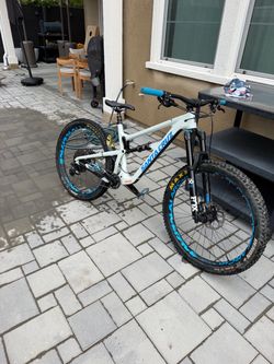 Santa Cruz Full Suspension Mountain Bike