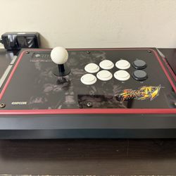 Mad Catz Street Fighter IV – Round 2 Arcade FightStick Tournament Edition PS3