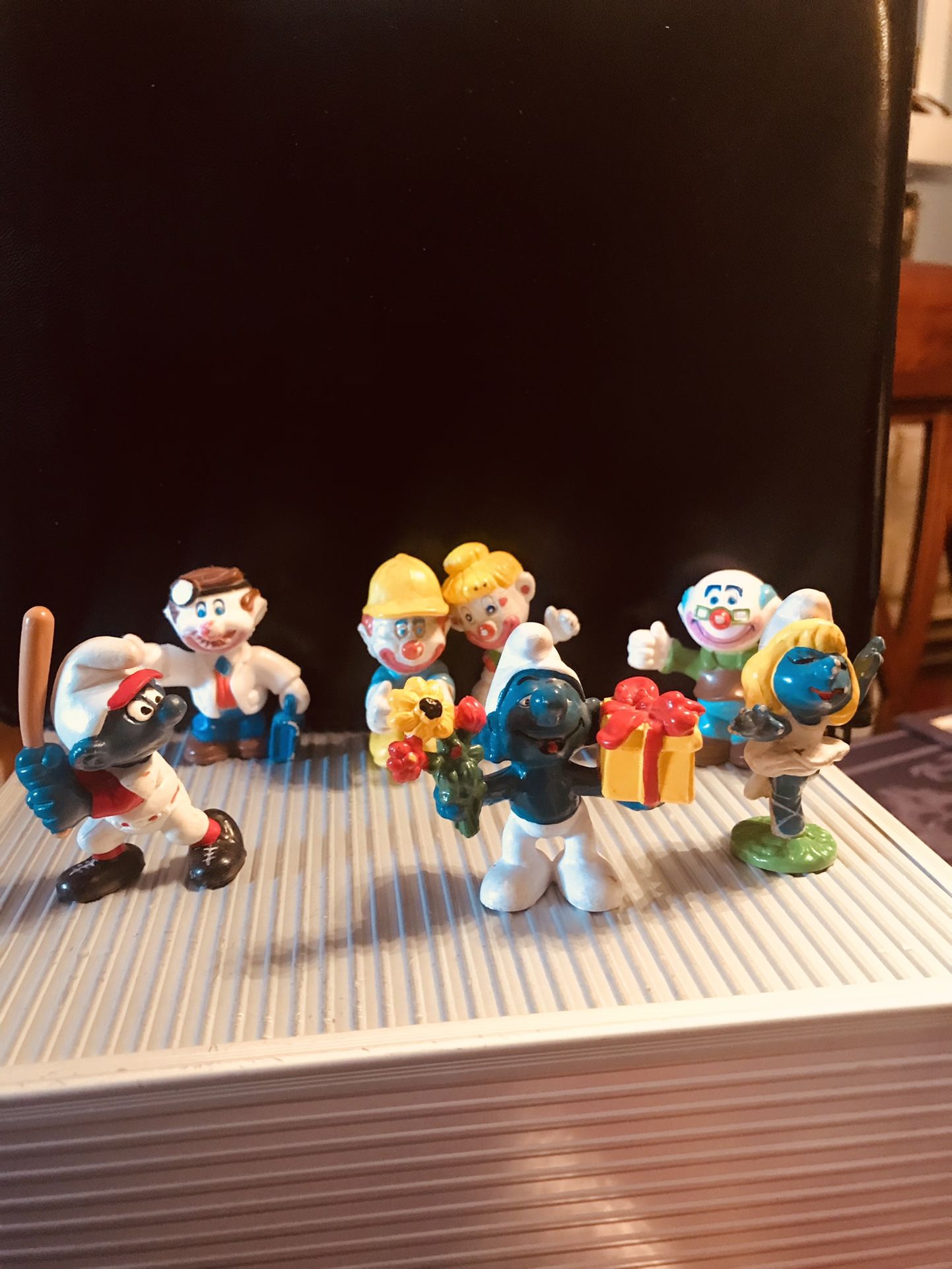 Vintage 2 1/4’ Inch Figures Smurf’s And Meco Clowns Made In Hong Kong