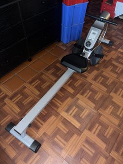 Sunny Health & Fitness Rowing Machine – Great Condition 