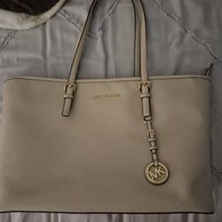 Michael Kors Quinn Large Pebbled Leather Tote Bag