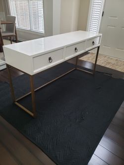 MODERN CONSOLE TABLE STERLING WOOD & METAL (WHITE &GOLD)