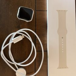 Apple Watch SE 2nd Gen (GPS) 40 mm Aluminum Case 