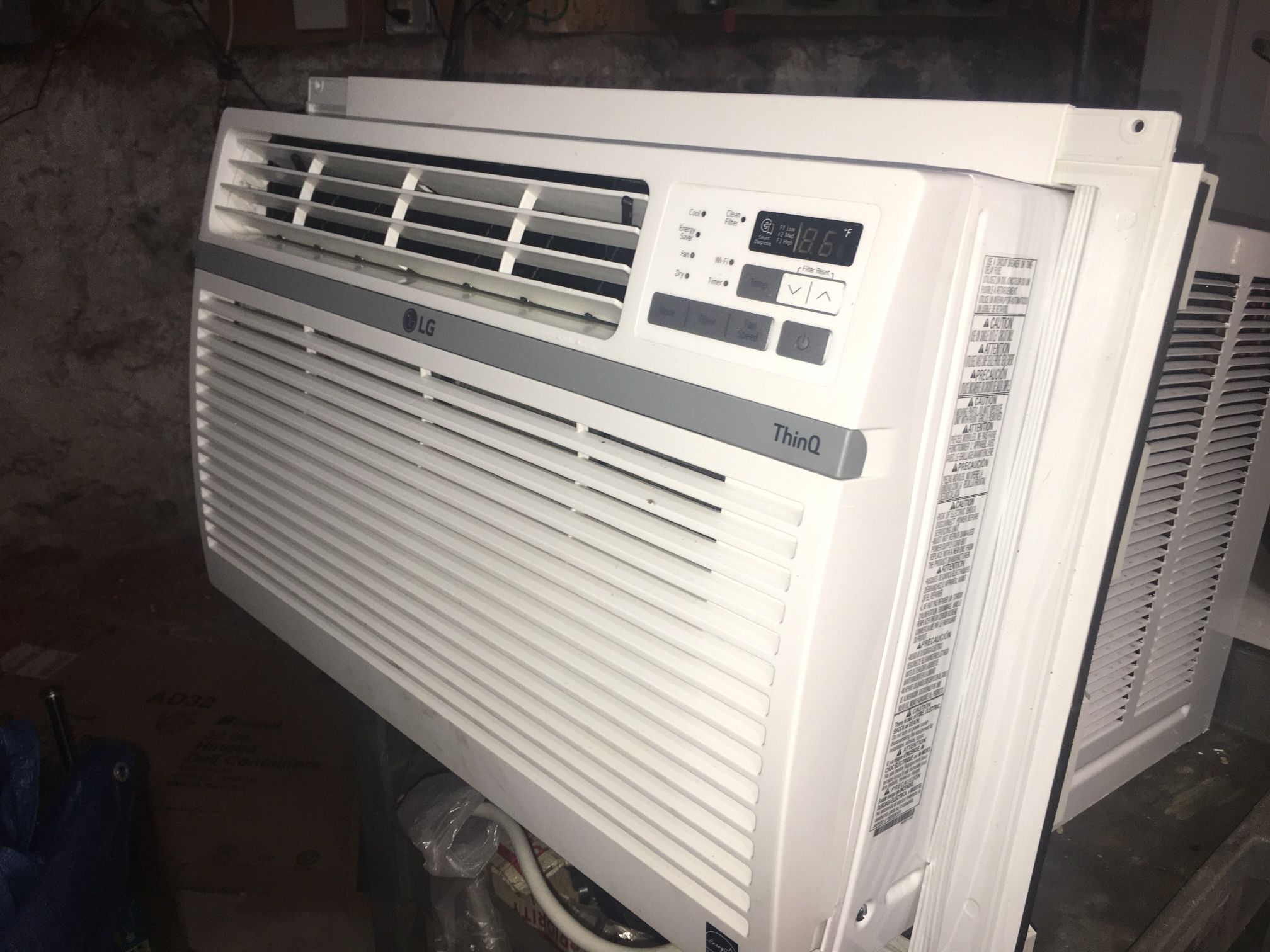 AC LG12,000 BTU $250