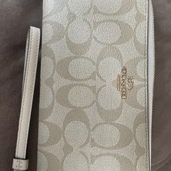 Coach NWOT wallet 