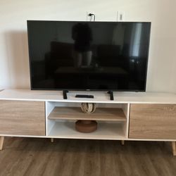 Entertainment center