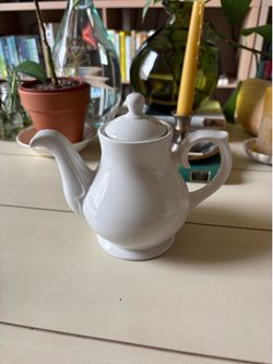 Churchill Teapot
