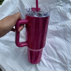 STAINLESS STEEL TUMBLER 45 fl new pick up at Timber Dr garner