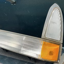 99-04 Ford F250 F350 F450 Super Duty Left Marker Light