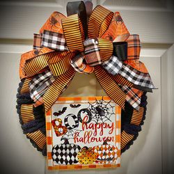 Halloween yarn indoor wreath