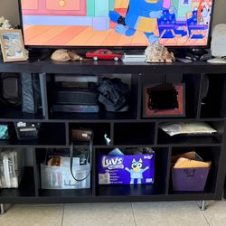GENERAL CUBICLE STORAGE / TV STAND