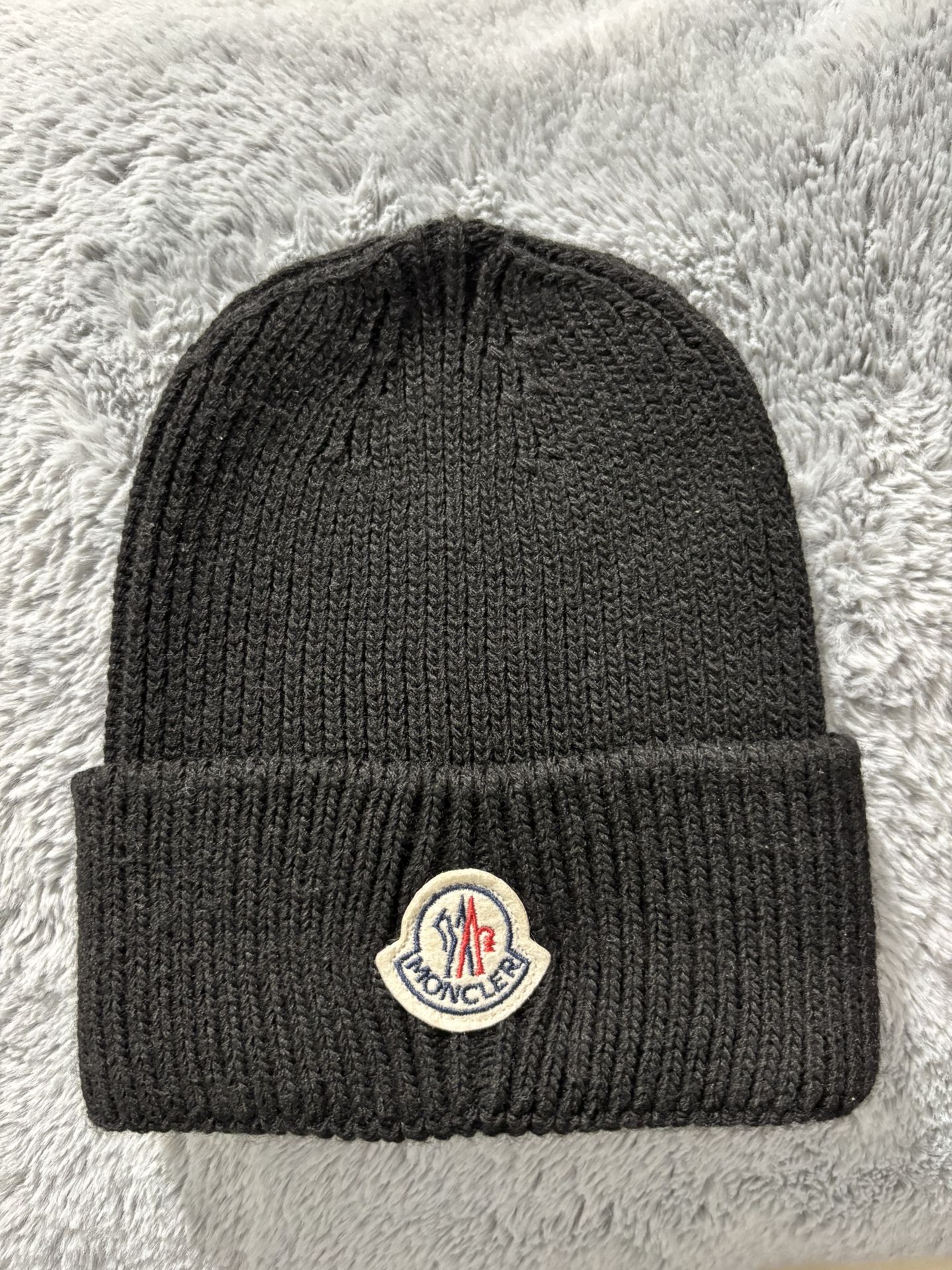 Moncler Logo Beanie (Send Offers)