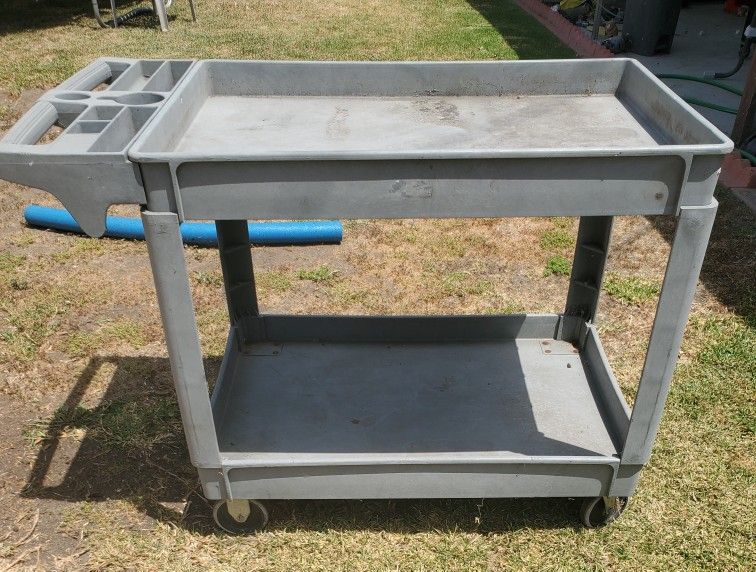 Rolling Utility Cart / carro utilitario rodante