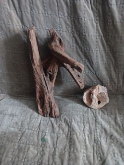 Drift Wood And Rock For Fish Tank