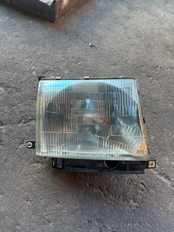 97 Toyota Tacoma passenger side headlight