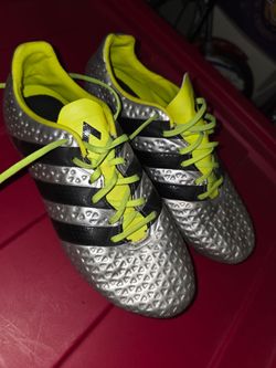 Brand New size Mens 9 Adidas soccer ⚽️ cleats