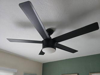 Ceiling Fan 52" with Remote Control