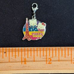 vintage sanrio 1976, 2000 hello Kitty and dear Daniel  Tokyo Tower metal lapel