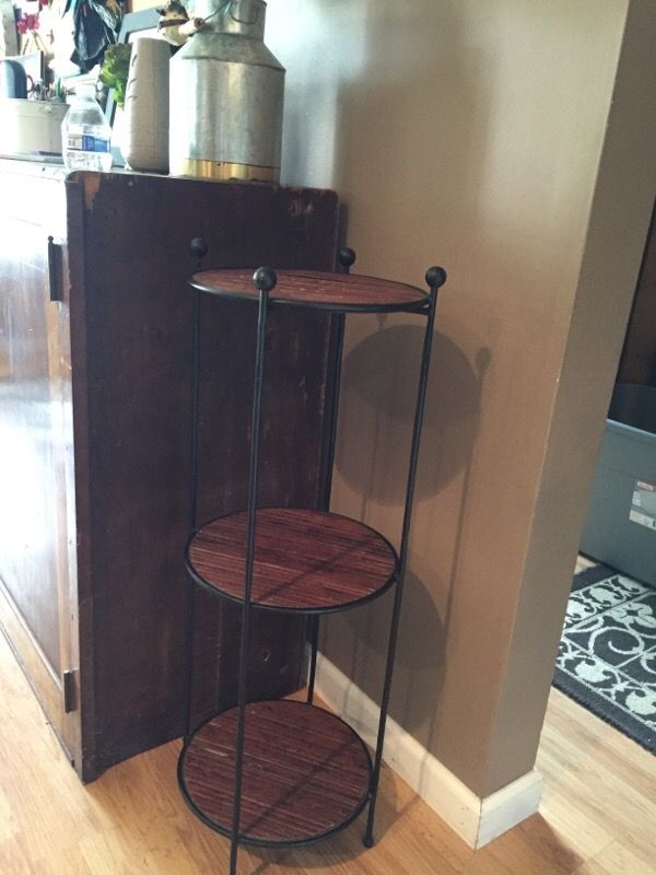 Pier 1 3 tier table