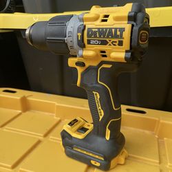 Dewalt 1/2 hammer drill driver 20v. $100 firm price. Pick up in van nuys