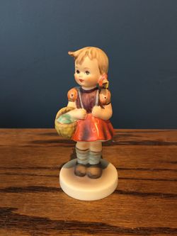 School Girl With Backpack And Basket - Goebel Hummel #81 - TMK 6