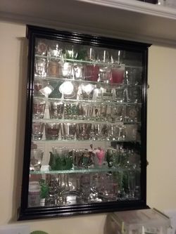 Large black mirrored shotglass/curio cabinet/box LOCKABLE has two keys Christmas!