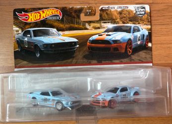 Hot Wheels Premium Car Culture Gulf Mustang 2-Pack