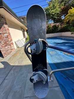 GNU Snowboard w/ Bindings – Ready to Ride