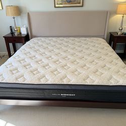 Like New Helix Luxe Midnight Pillow Top Hybrid King Mattress
