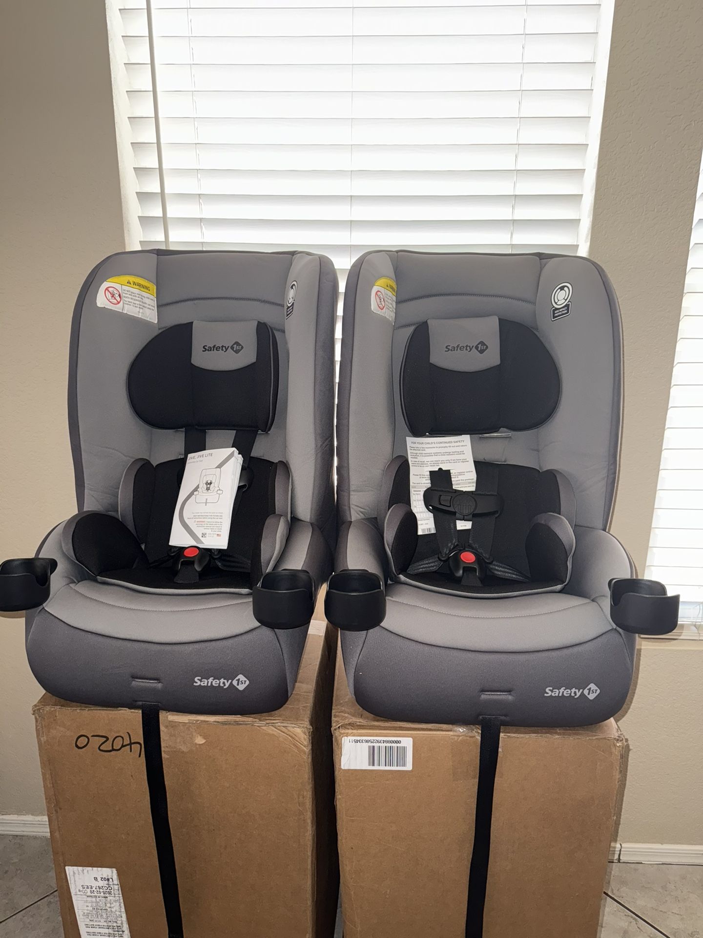 Safety 1st Jive 2-in-1 Convertible Car Seat