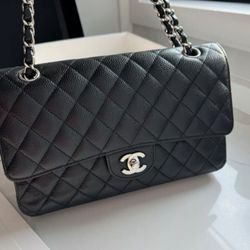 Chanel Bag Slightly Used In Excellent Condition 100% AUTHENTIC 