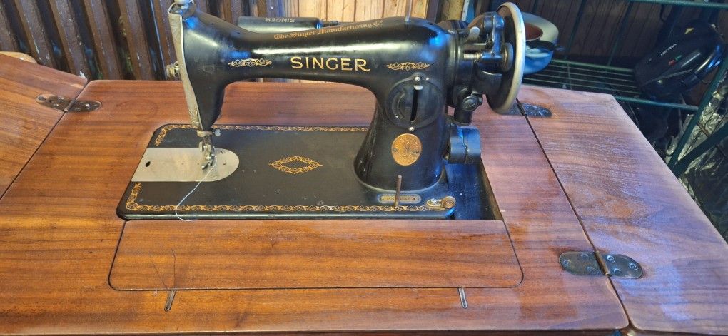 Antique Singer Sewing Machine 