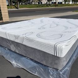 Queen Organic Cool Gel Memory Foam!!