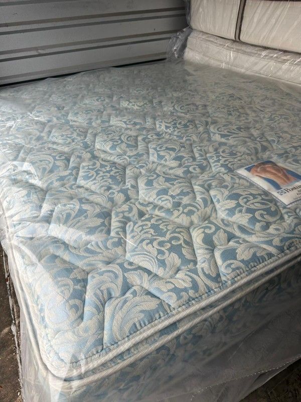 Queen Size Mattress And Box Spring