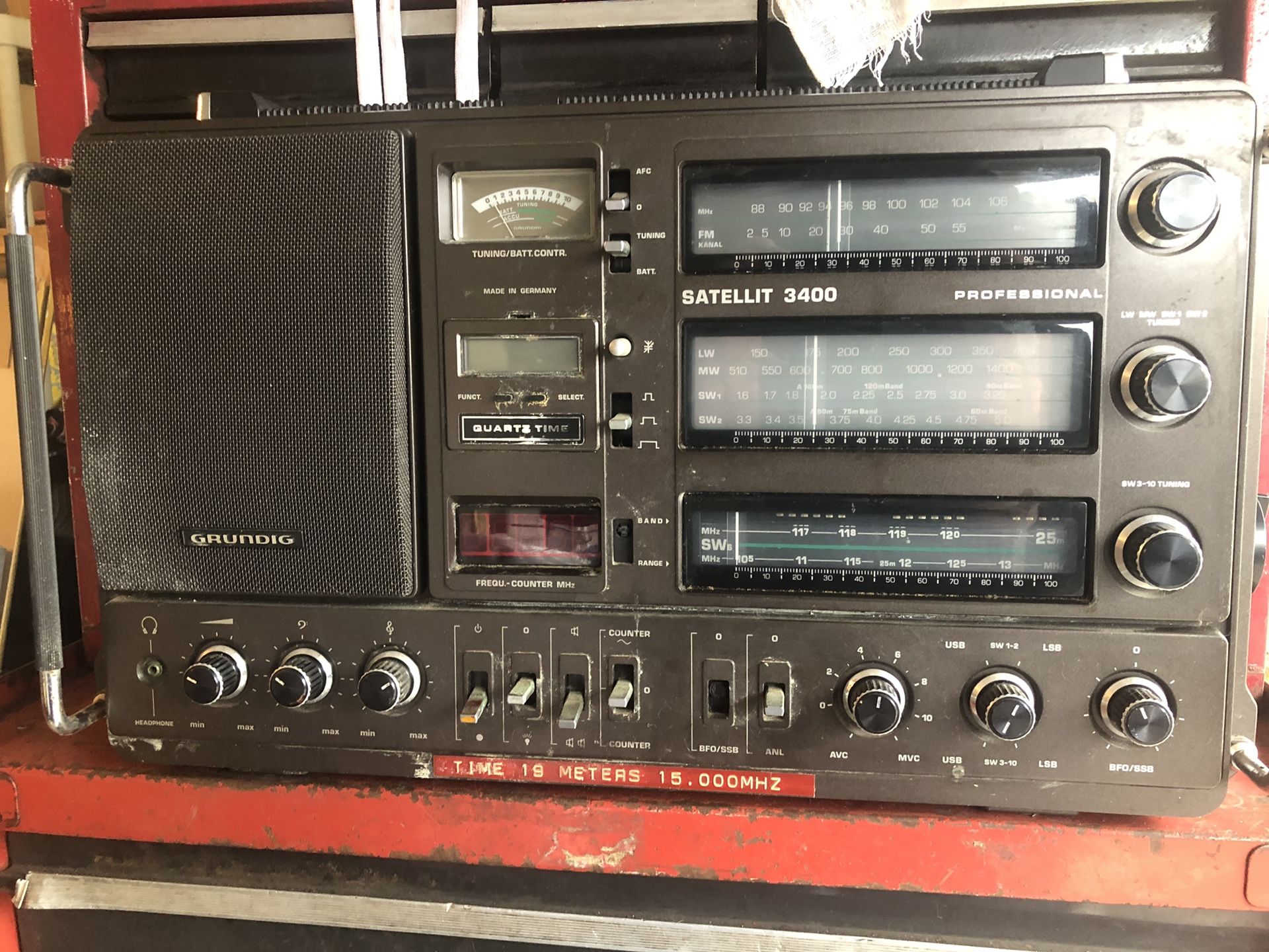 Grundig Satallit 3400 Professional Ham Radio