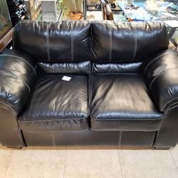Beautiful black couch!! 72x38x40