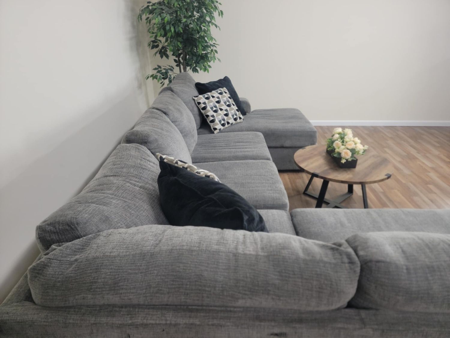 DELIVERY AVAILABLE Sectional Couch