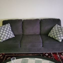 Very Conformable Couch. Great Conditions. Sofa